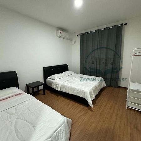 Zayyan Guesthouse Kuching Dış mekan fotoğraf