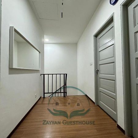 Zayyan Guesthouse Kuching Dış mekan fotoğraf