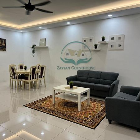 Zayyan Guesthouse Kuching Dış mekan fotoğraf