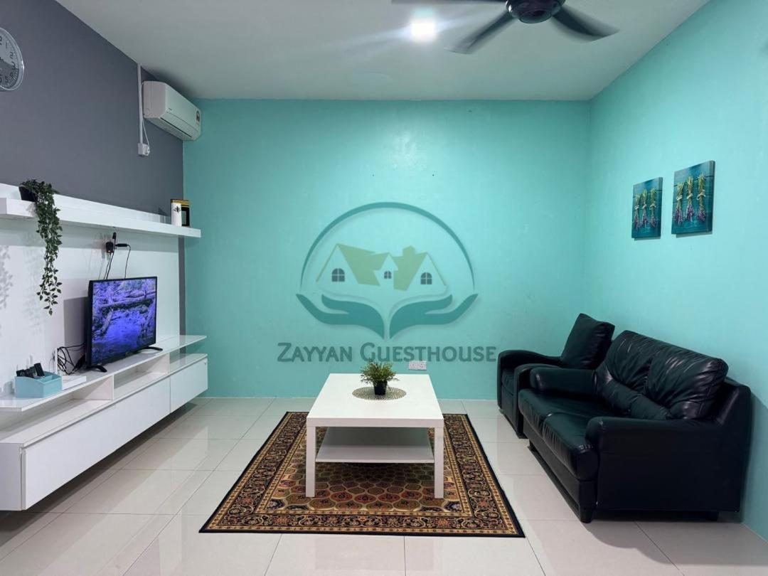 Zayyan Guesthouse Kuching Dış mekan fotoğraf